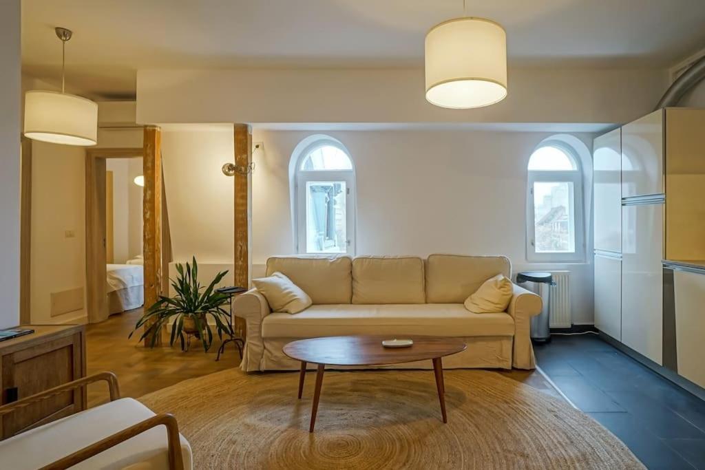 Central Apartment - Nido'S Area Boekarest Buitenkant foto