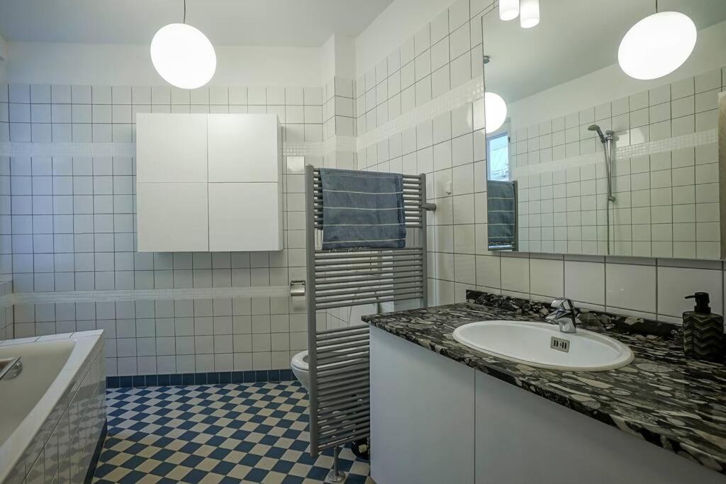 Central Apartment - Nido'S Area Boekarest Buitenkant foto
